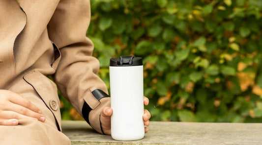 Luncherly smart bottle showing temperature display in green digits